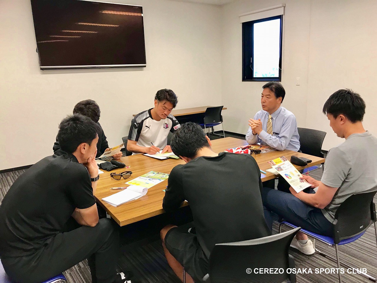 セレッソ大阪スポーツクラブGKコーチグループとの打合せ