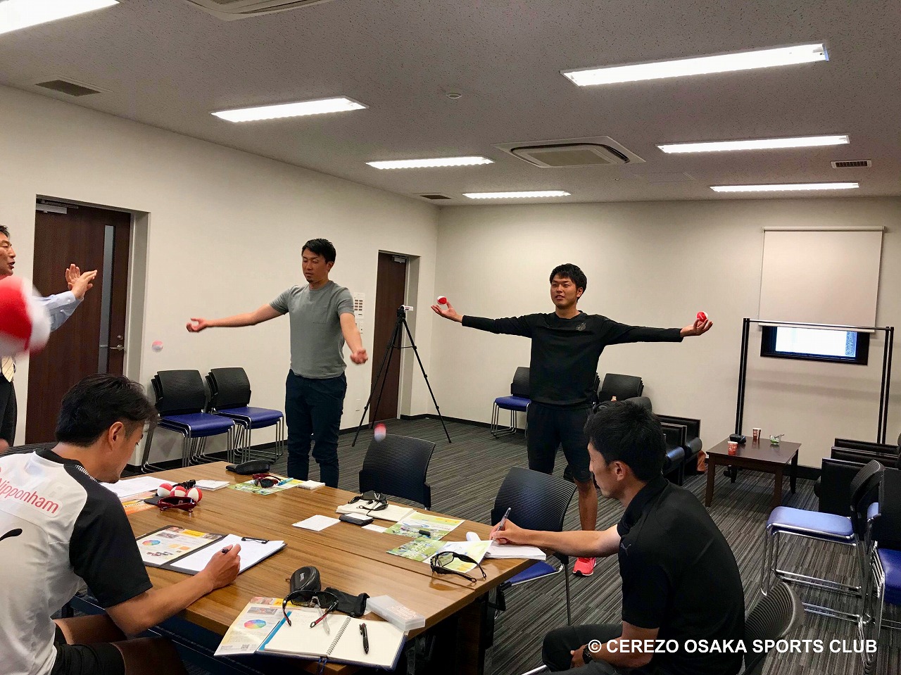 セレッソ大阪スポーツクラブGKコーチグループとのデモ・講習会